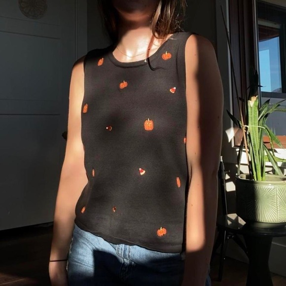 The coolest / most unique vintage 90s fall / autumnal spooky tank top 🔥 - Picture 3 of 5